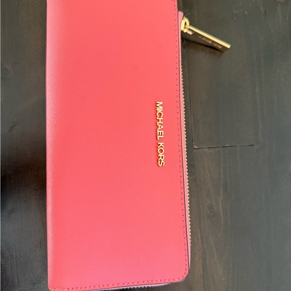 Michael Kors Vibrant Pink Zip-Around Wallet - Picture 1 of 2